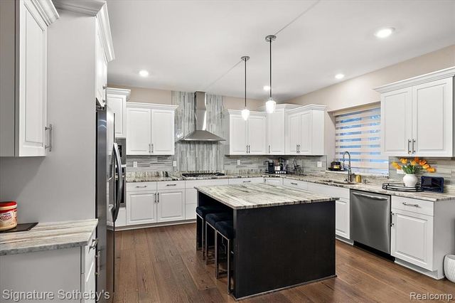 54085 Deadwood Lane, Shelby Twp, MI 48316