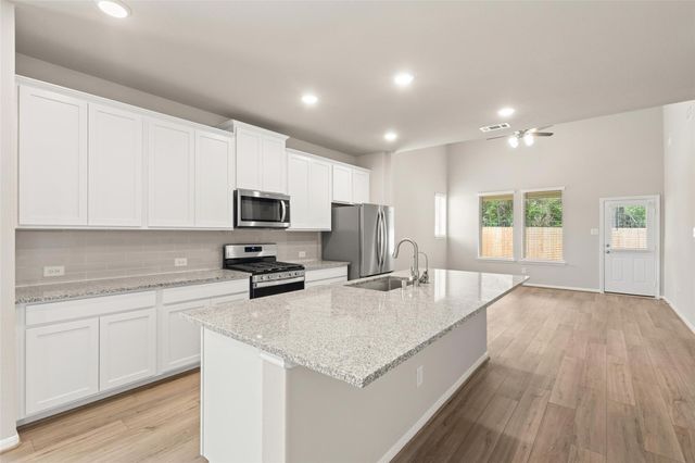 21615 Foxes Trove Trail, Magnolia, TX 77355
