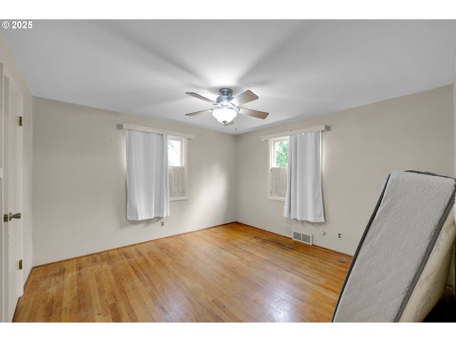 605 FULVUE Dr, Eugene, OR 97405