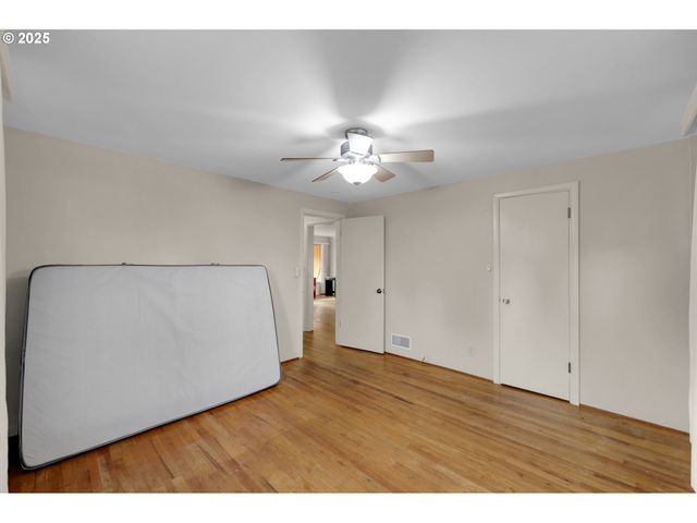 605 FULVUE Dr, Eugene, OR 97405