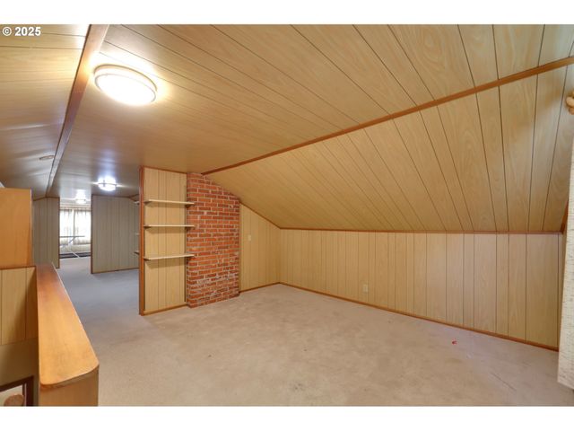 605 FULVUE Dr, Eugene, OR 97405