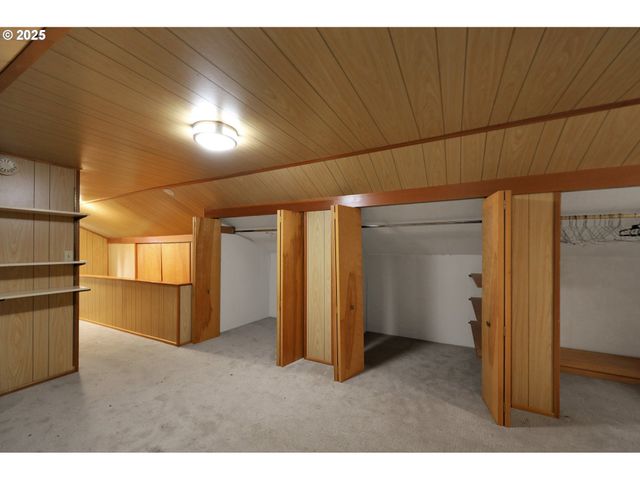 605 FULVUE Dr, Eugene, OR 97405