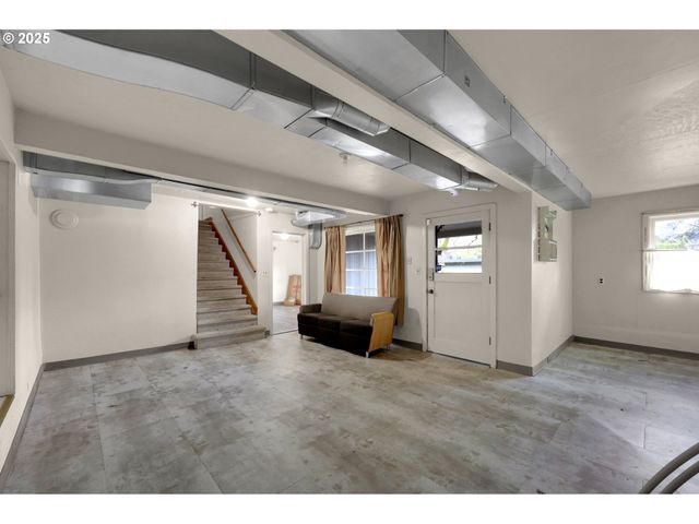 605 FULVUE Dr, Eugene, OR 97405