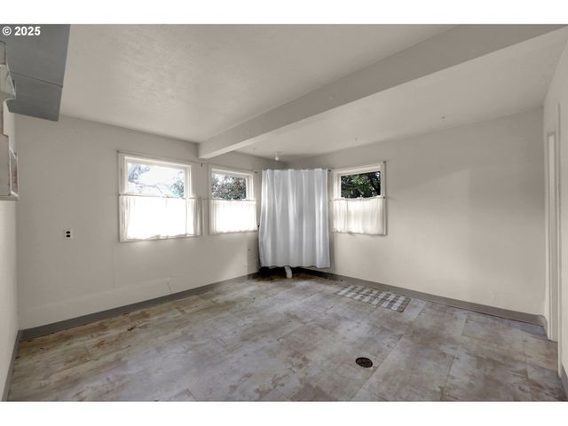 605 FULVUE Dr, Eugene, OR 97405