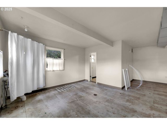 605 FULVUE Dr, Eugene, OR 97405