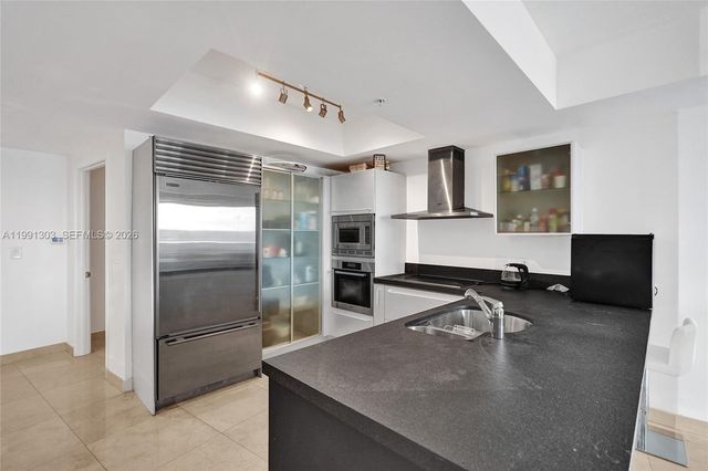 18201 Collins Ave 2007, Sunny Isles Beach, FL 33160