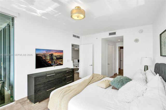 18201 Collins Ave 2007, Sunny Isles Beach, FL 33160