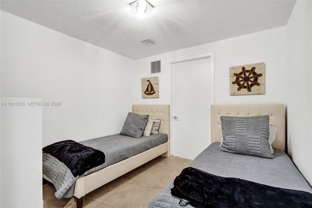 18201 Collins Ave 2007, Sunny Isles Beach, FL 33160