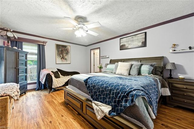 6 Misty Creek LN, Hampton, VA 23669