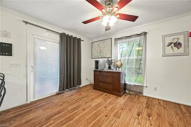 6 Misty Creek LN, Hampton, VA 23669
