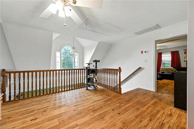 6 Misty Creek LN, Hampton, VA 23669