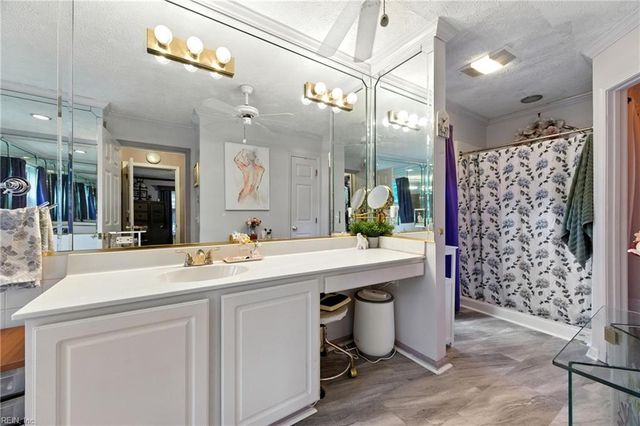 6 Misty Creek LN, Hampton, VA 23669