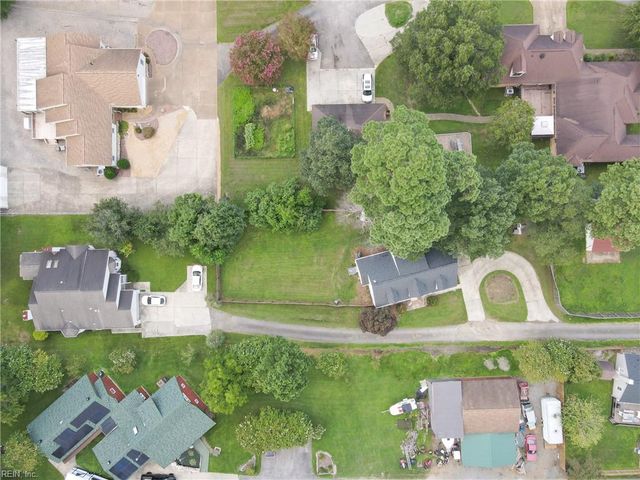 6 Misty Creek LN, Hampton, VA 23669