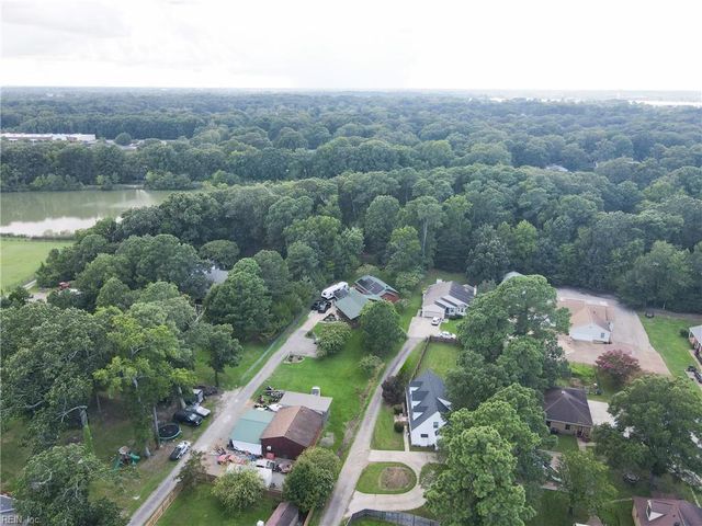 6 Misty Creek LN, Hampton, VA 23669