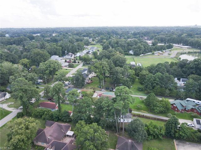 6 Misty Creek LN, Hampton, VA 23669