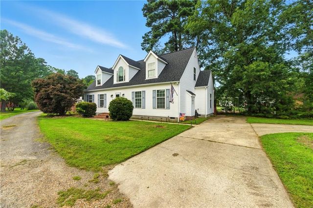 6 Misty Creek LN, Hampton, VA 23669