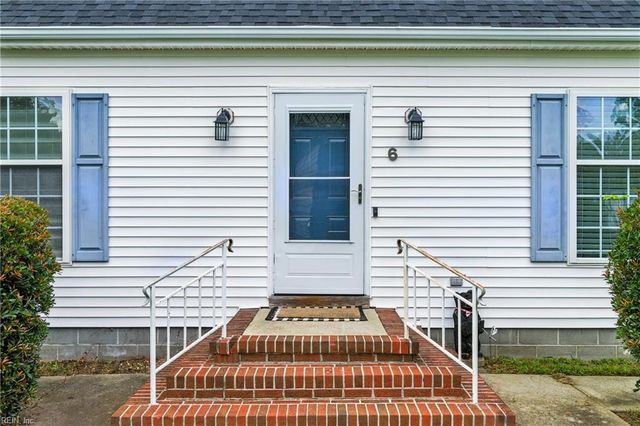 6 Misty Creek LN, Hampton, VA 23669