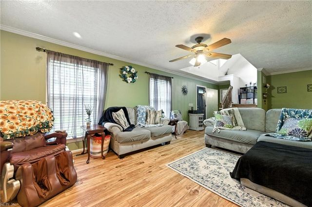 6 Misty Creek LN, Hampton, VA 23669