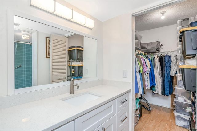 9700 STARKEY ROAD 113, Seminole, FL 33777