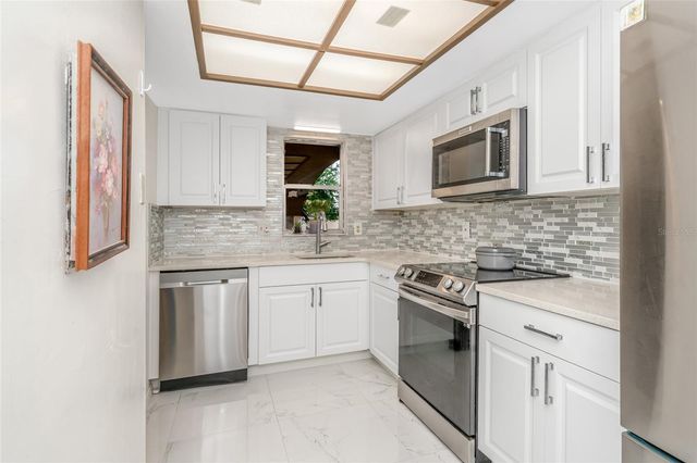 9700 STARKEY ROAD 113, Seminole, FL 33777