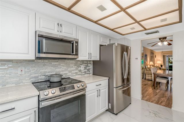 9700 STARKEY ROAD 113, Seminole, FL 33777