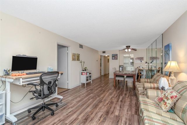 9700 STARKEY ROAD 113, Seminole, FL 33777