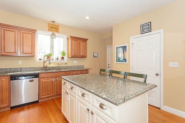 87 Winn 1, Woburn, MA 01801