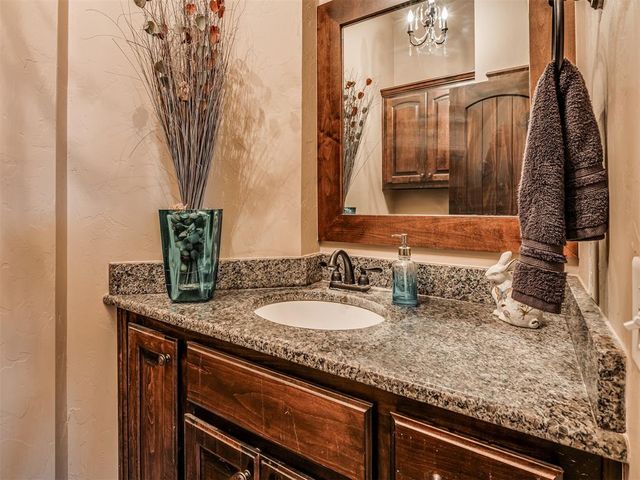 957 County Street 2982, Blanchard, OK 73010