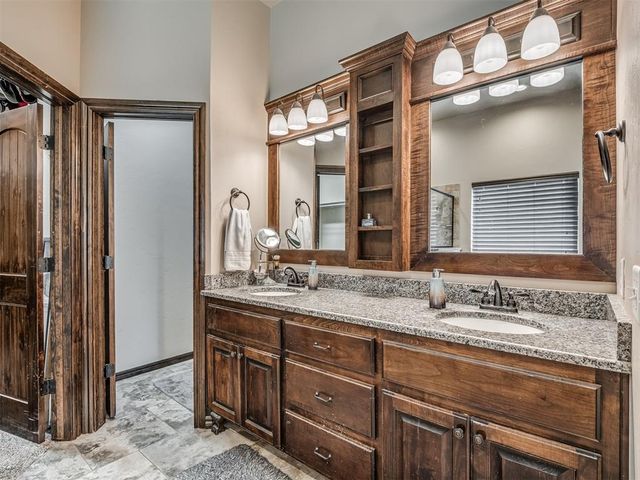 957 County Street 2982, Blanchard, OK 73010