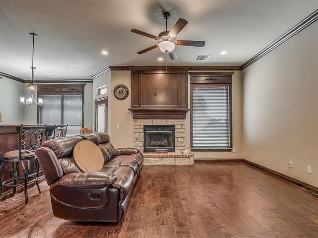 957 County Street 2982, Blanchard, OK 73010