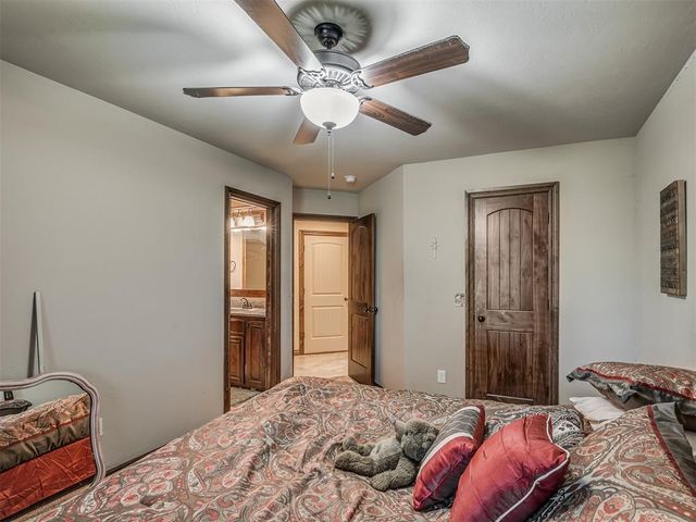 957 County Street 2982, Blanchard, OK 73010