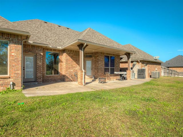 957 County Street 2982, Blanchard, OK 73010