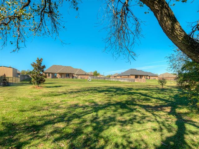 957 County Street 2982, Blanchard, OK 73010