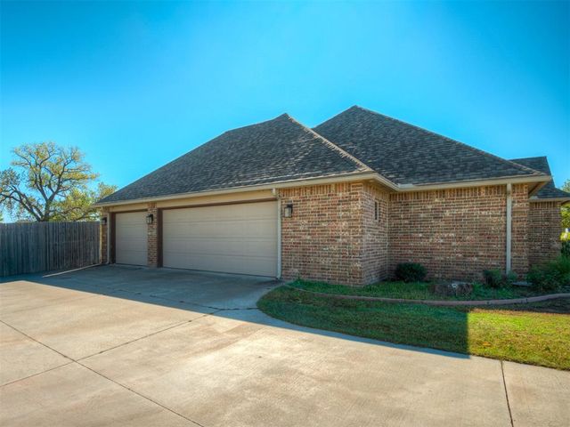 957 County Street 2982, Blanchard, OK 73010