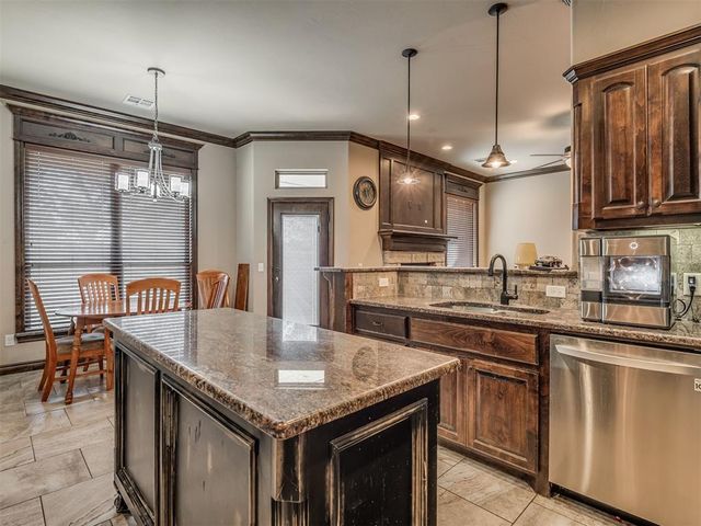 957 County Street 2982, Blanchard, OK 73010