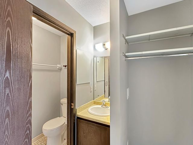 122 Demont Avenue E 358, Little Canada, MN 55117