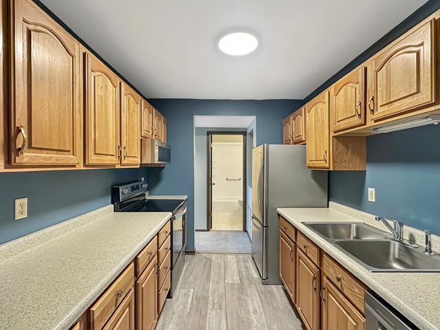 122 Demont Avenue E 358, Little Canada, MN 55117