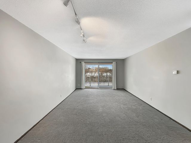 122 Demont Avenue E 358, Little Canada, MN 55117