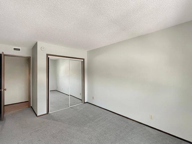 122 Demont Avenue E 358, Little Canada, MN 55117