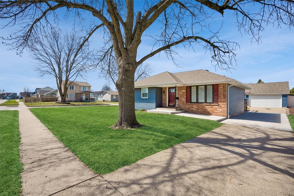 1412 3rd Avenue SE, Altoona, IA 50009