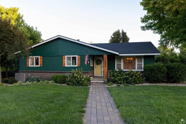 3031 Sunnyside Drive, Manhattan, KS 66502