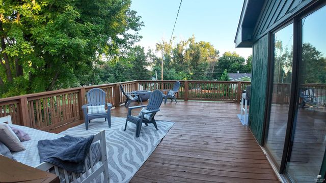 3031 Sunnyside Drive, Manhattan, KS 66502
