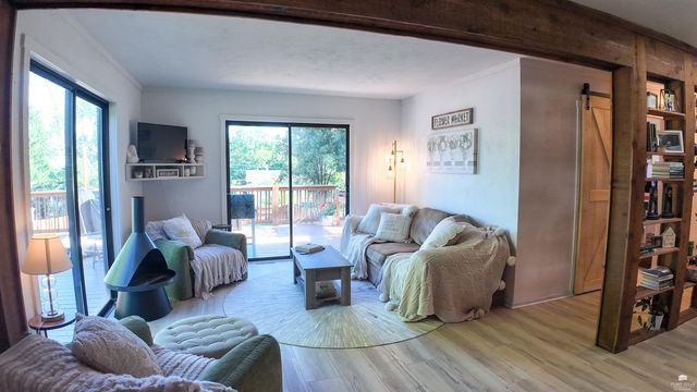 3031 Sunnyside Drive, Manhattan, KS 66502