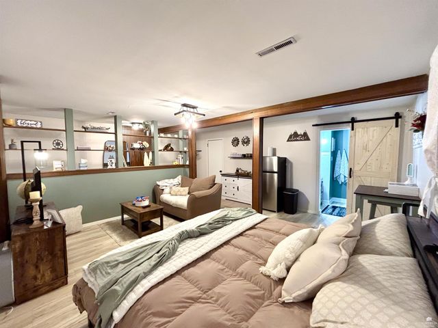 3031 Sunnyside Drive, Manhattan, KS 66502