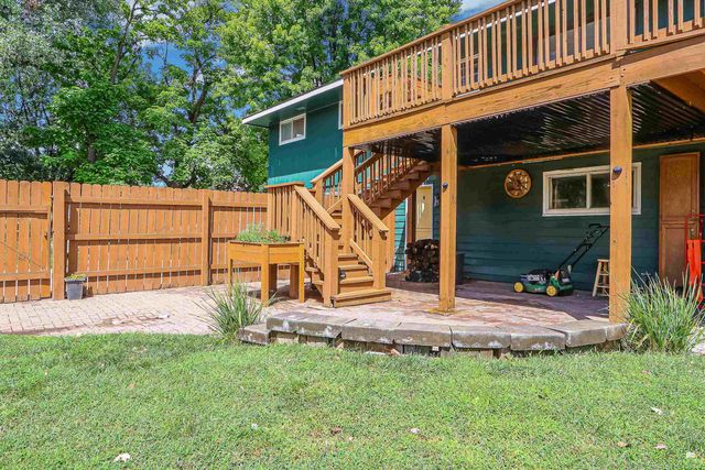 3031 Sunnyside Drive, Manhattan, KS 66502