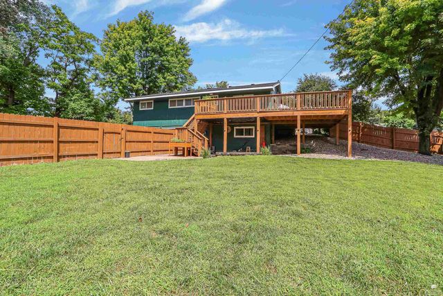 3031 Sunnyside Drive, Manhattan, KS 66502