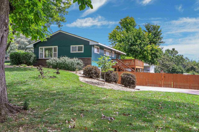 3031 Sunnyside Drive, Manhattan, KS 66502