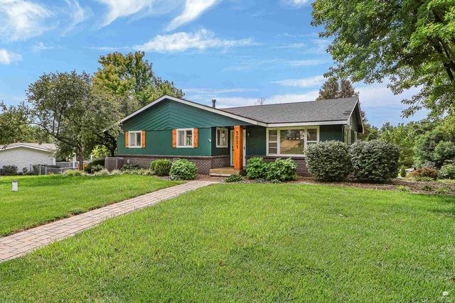 3031 Sunnyside Drive, Manhattan, KS 66502