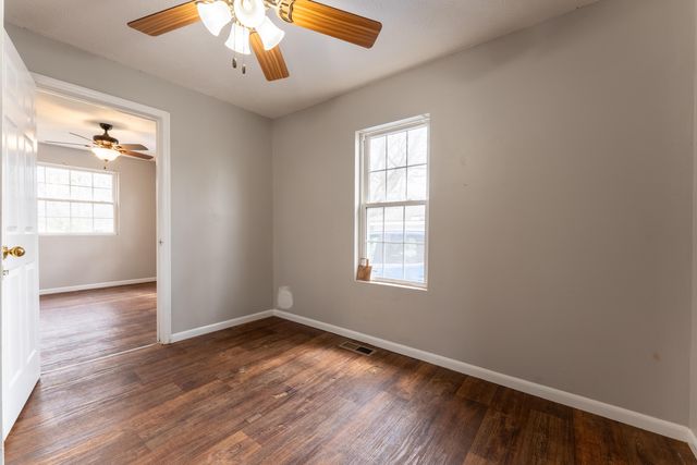 1330 N Fulbright Avenue, Springfield, MO 65802