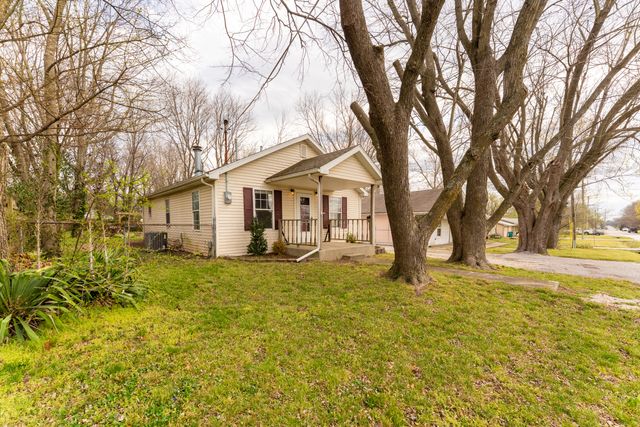 1330 N Fulbright Avenue, Springfield, MO 65802